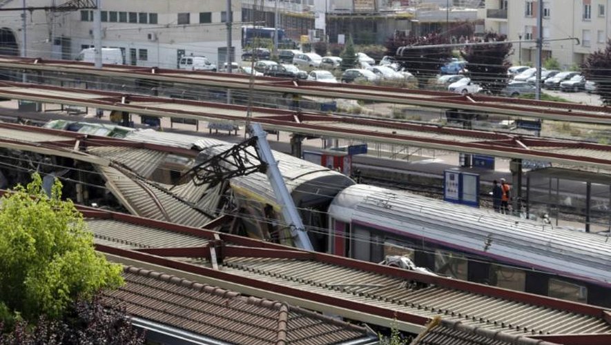 Une vue de la gare de Brétigny-sur-Orge, en région parisienne, après le déraillement d'un train Paris-Limoges, le 13 juillet 2013