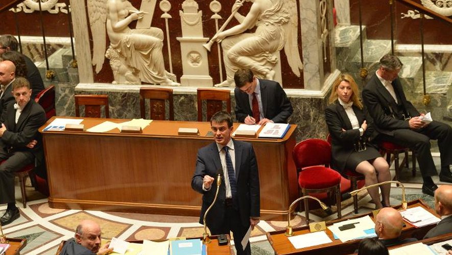 Le Premier ministre Manuel Valls devant l'Assemblée à Paris le 29 avril 2014