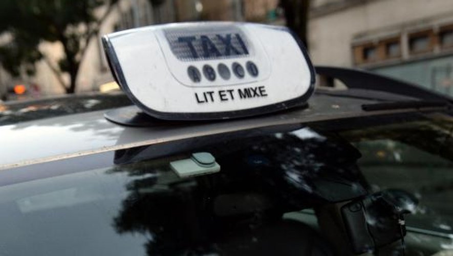 Manifestation de taxis contre UberPOP le 25 juin 2015 à Bordeaux