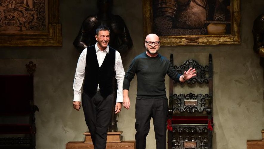 Les stylistes italiens Domenico Dolce (droite) et Stefano Gabbana à Milan le 11 janvier 2014