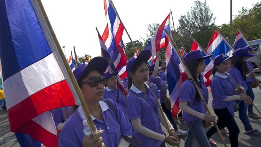 Des travailleurs défilent le 1er mai 2014 à Bangkok