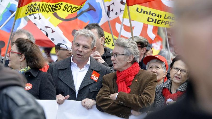 Thierry Lepaon (CGT) et  Jean-Claude Mailly (FO) lors d'une manifestation le 18 mars à Paris contre le pacte de responsabilité