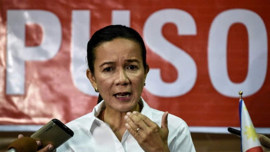 Grace Poe, candidate à l'élection présidentielle, concède être arrivée troisième avec 21,87 % des voix lors d'une conférence de presse à Manile le 9 mai 2016