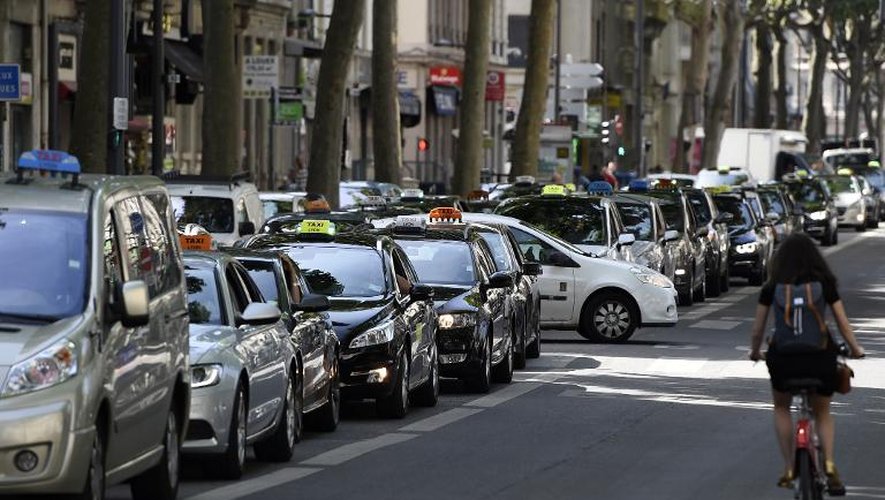 Barrage filtrant de taxis le 25 juin 2015 à Lyon