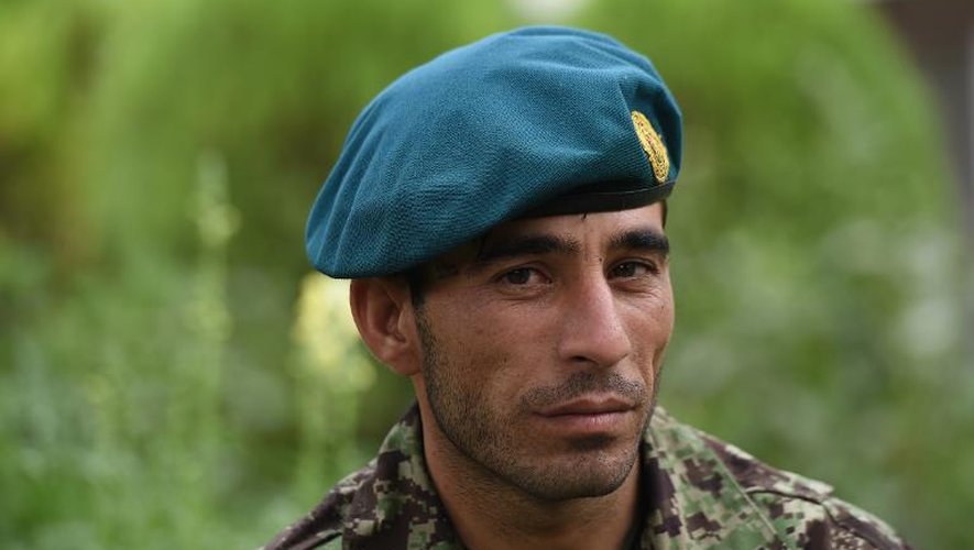 Le soldat afghan Essa Khan Laghmani photographié par l'AFP le 24 juin 2015 au Parlement à Kaboul