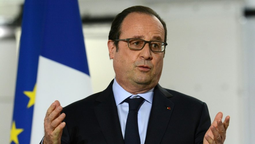 Le président François Hollande à Sable-sur-Sarthe le 4 mai 2016