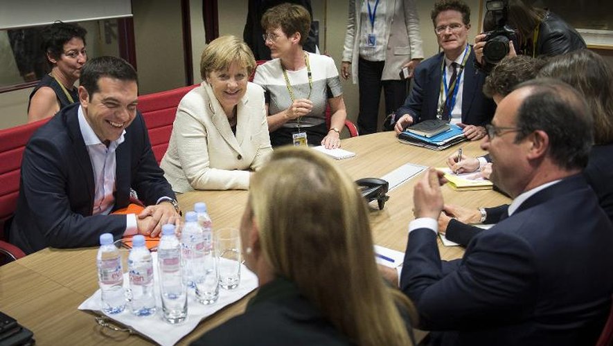 Le Premier ministre grec, Alexis Tsipras, (G), la chancelière allemande, Angela Merkel et le président français , François Hollande, le 10 juin 2015