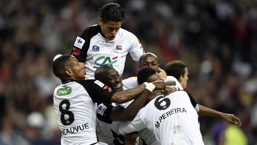 Les joueurs de Guingamp fêtent le but de Jonathan Martins-Pereira contre Rennes en finale de la Coupe de France, le 3 mai 2014 au Stade de France