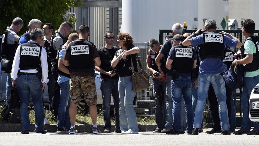 La police sécurise l'entrée de l'usine Air Products à Saint-Quentin-Fallavier