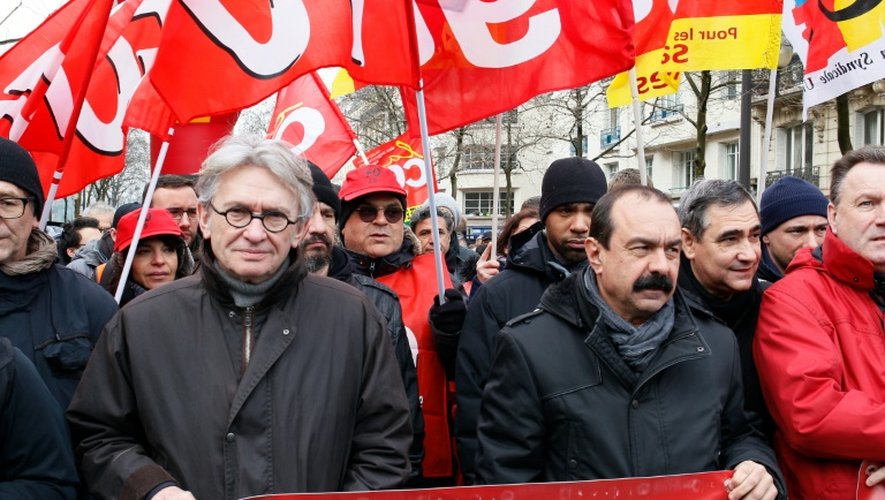 Jean-Claude Mailly (FO) et Philippe Martinez (CGT) lors d'une manifestation contre la loi travail le 9 mars 2016 à Paris