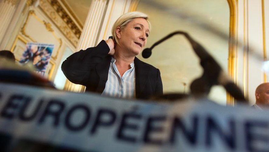 Marine le Pen, la présidente du Front national durant la conférence de presse de lancement de la campagne de son parti pour les Européennes qui auront lieu le 25 mai en France