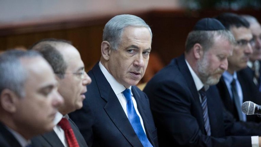 Le Premier ministre israélien Benjamin Netanyahu en conseil des ministres à Jérusalem le 14 juillet 2013