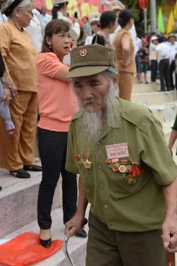 Un vétéran de la bataille de Dien Bien Phu, Bui Hoang Linh, 82 ans, lors des célébrations du 60e anniversaire de la victoire, le 7 mai 2014 à Dien Bien Phu, au Vietnam