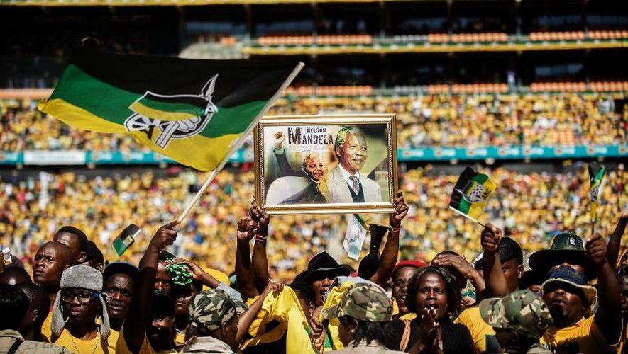 Des partisans de l'ANC sont réunis pour le dernier meeting de la campagne électorale à Johannesburg le 4 mai 2014