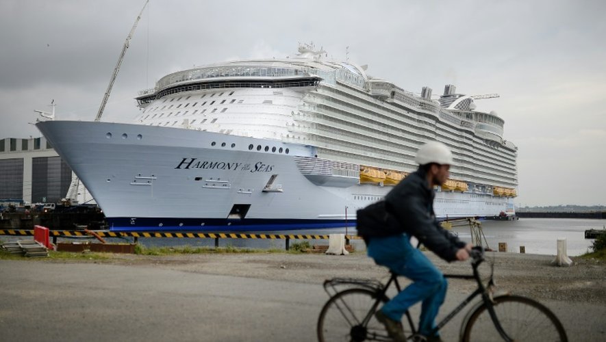 Le Harmony of the Seas "n'est pas seulement le plus gros paquebot du monde, (...) c'est aussi le plus cher jamais construit", selon son propriétaire, le groupe américain Royal Caribbean Cruises Ltd (RCCL)
