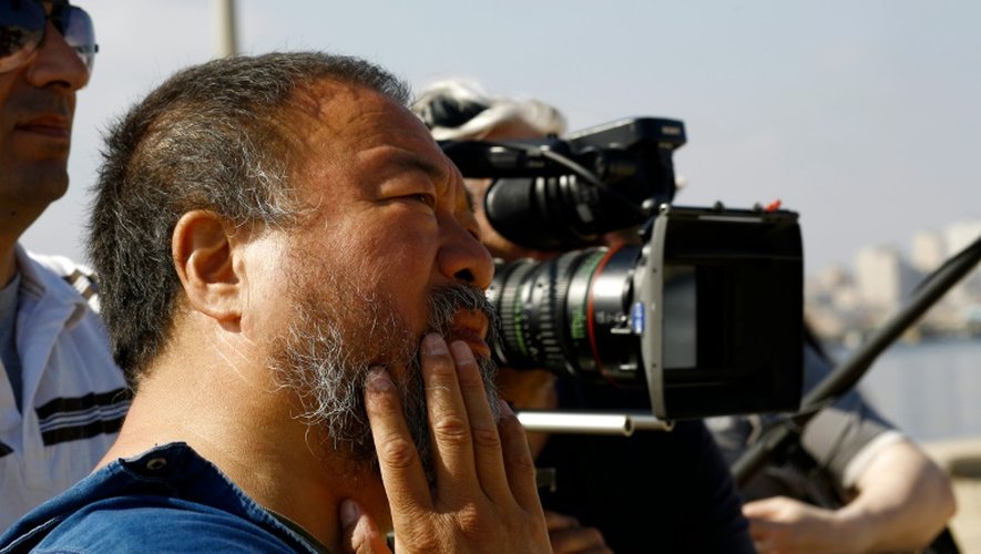Artiste polyvalent, peintre, sculpteur et plasticien, Ai Weiwei réalise un documentaire sur les réfugiés, "un grand film qui sera distribué mondialement"
