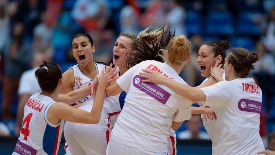 Les joueuses serbes de basket, le 26 juin 2015 à Budapest