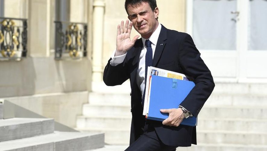 Le Premier ministre Manuel Valls arrive à l'Elysée, le 27 juin 2015 à Paris