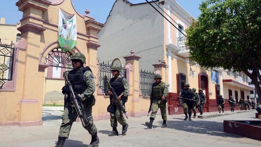 Des soldats mexicains lors d'une opération dans l'Etat du Michoacán, le 22 mai 2013
