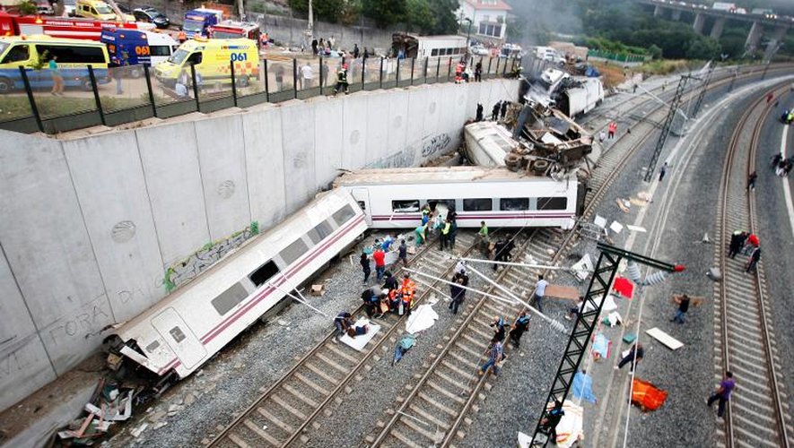 Un train a déraillé à Saint-Jacques de Compostelle, en Espagne, le 24 juillet 2013