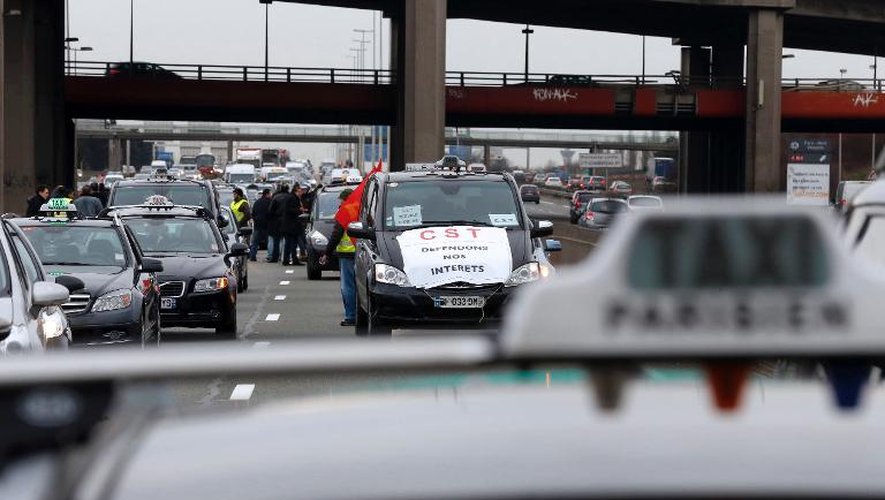 Manifestation de taxis le 10 février 2014 à l'aéroport de Roissy Charles de Gaulle