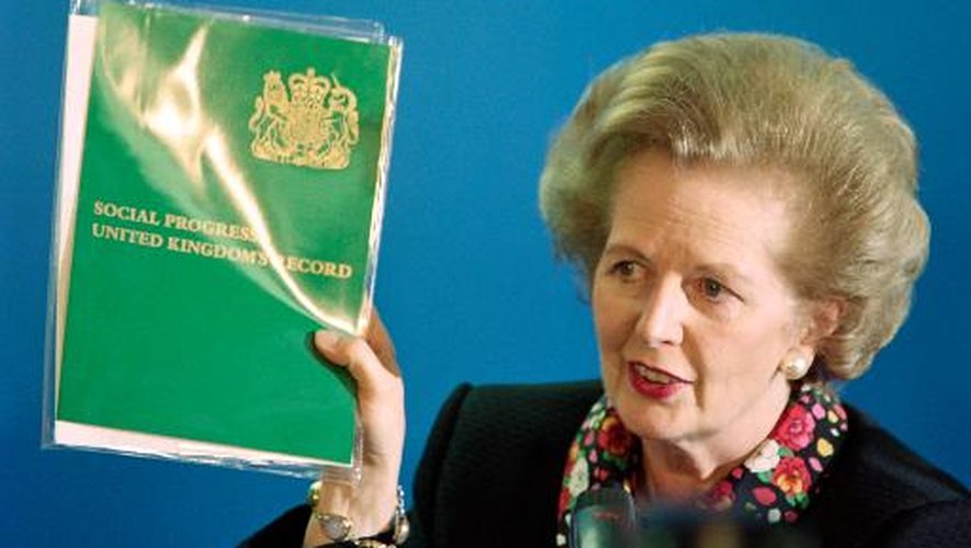 Historiquement eurosceptique, Margaret Thatcher n'hésitait pas à réclamer son dû à l'Union. Photographiée ici le 27 juin 1989 à la fin d'un sommet européen à Madrid