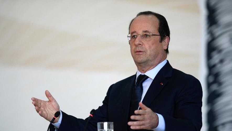 François Hollande lors de l'inauguration du lycée français le 11 mai 2014 à Bakou