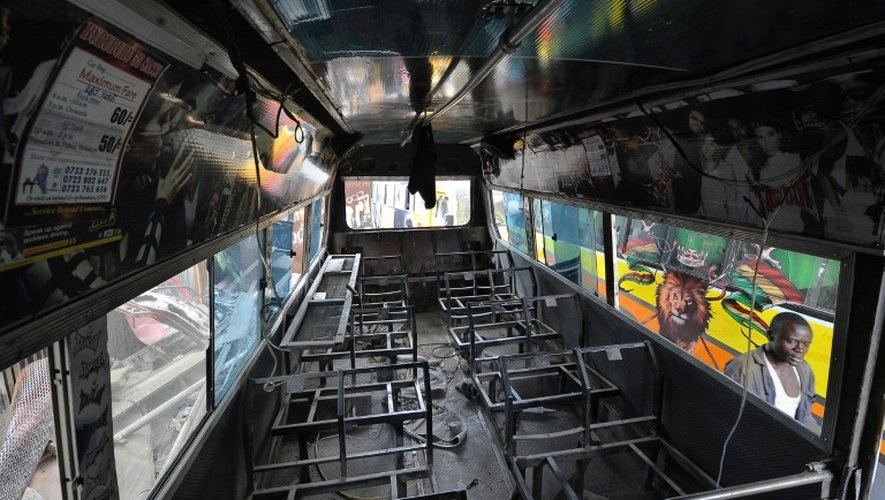 Un bus en voie d'être customisé à Nairobi le 14 avril 2016