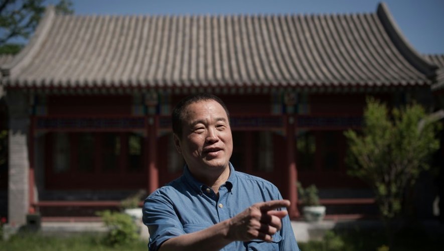 Huang Nubo le 6 mai 2016 devant l'Institut de recherche sur la poésie chinoise, à Pékin