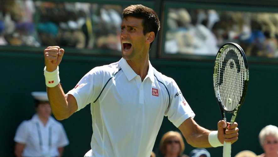 Novak Djokovic, N.1 mondial et tenant du titre, au 1er tour du tournoi de Wimbledon, le 29 juin 2015 à Londres