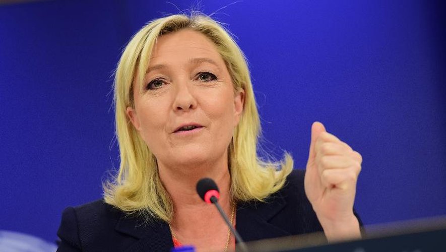 Marine Le Pen lors d'une conférence de presse au Parlement européen à Bruxelles, le 16 juin 2015