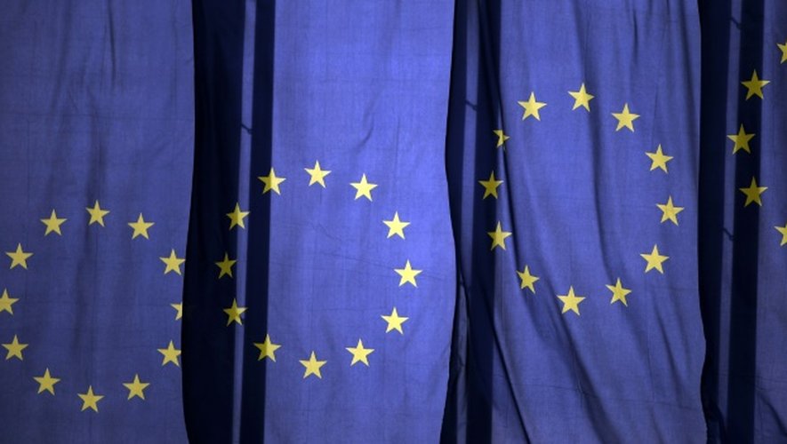Des drapeaux européens flottent sur le siège de la BCE à Francfort, le 29 juin 2015