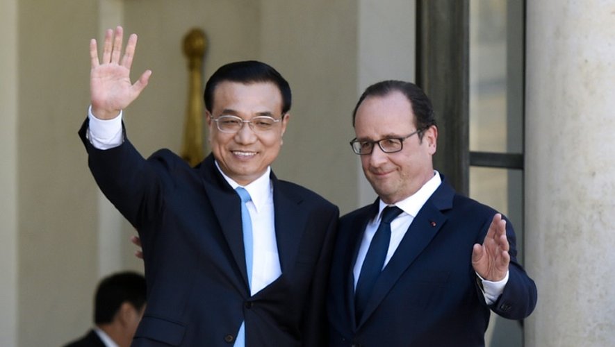 Le Premier ministre chinois Li Keqiang et le président français François Hollande à l'Elysée, le 30 juin 2015 à Paris