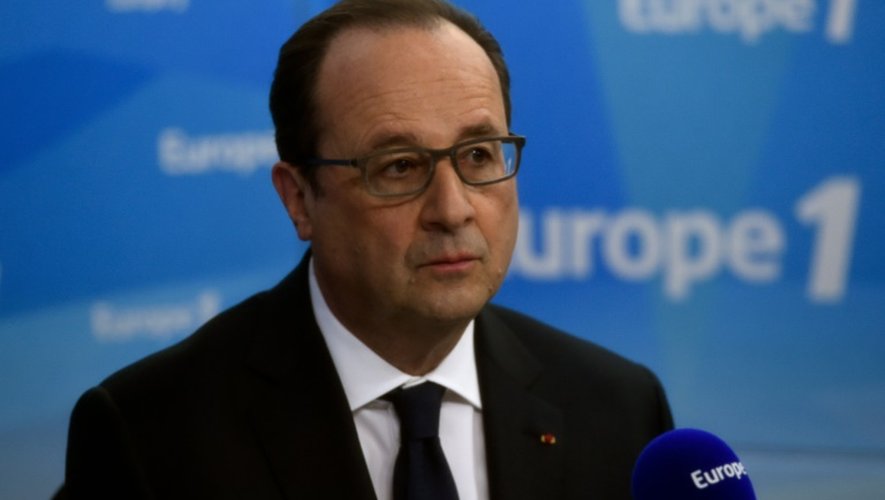 Le président Francois Hollande sur Europe 1 le 17 mai 2016 à Paris