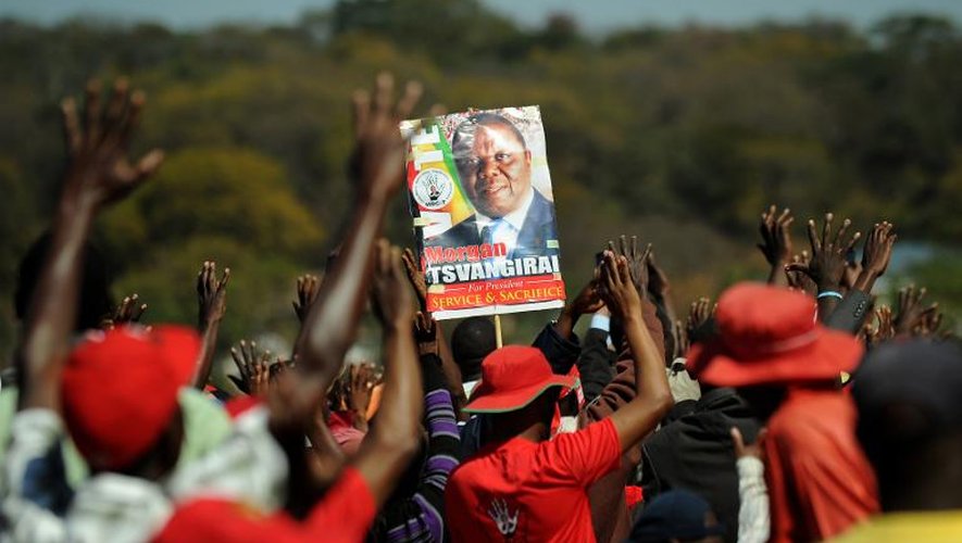 Des partisans du candidat à la présidentielle et Premier ministre Morgan Tsvangirai, le 29 juillet 2013 à Harare