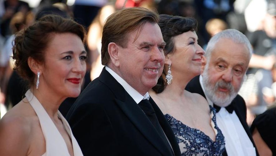 Dorothy Atkinson, Timothy Spall,  Marion Bailey et Mike Leigh le 15 mai 2014 à Cannes pour la présentation du film "Mr Turner"