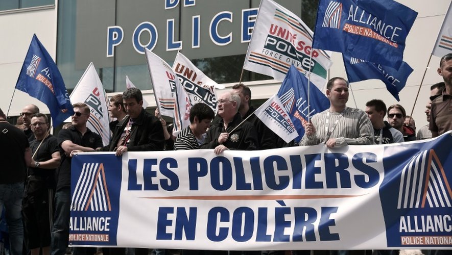 Manifestation de policiers le 18 mai 2016 devant l'Hôtel de police à Strasbourg