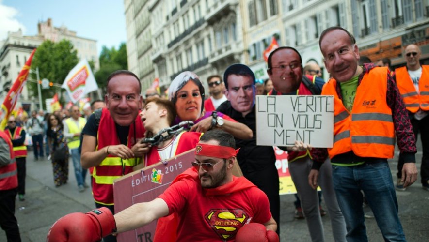 Des manifestants contre le projet de loi travail lors de la mobilisation à Marseille le 19 mai 2016