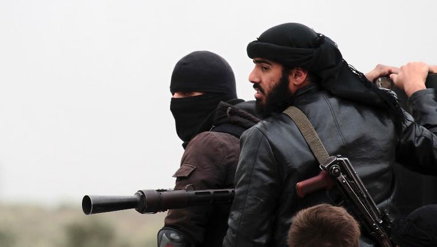Des combattants du groupe jihadiste Al-Nosra, le 4 avril 2013 près d'Alep