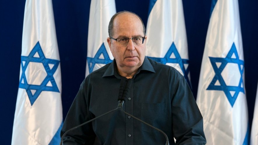 Le ministre israélien de la Défense Moshé Yaalon annonce sa démission lors d'une conférence de presse à Tel-Aviv en Israël le 20 mai 2016