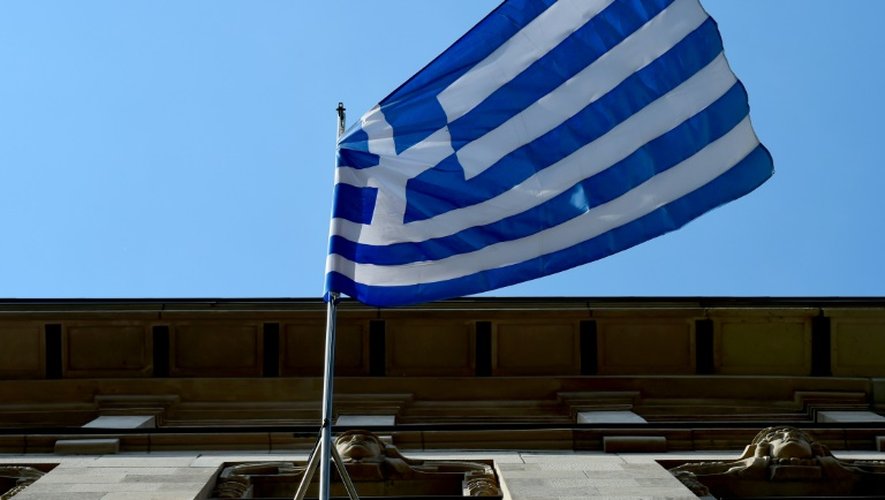 Le drapeau de la Grèce devant l'Ambassade du pays à Berlin, le 29 juin 2015