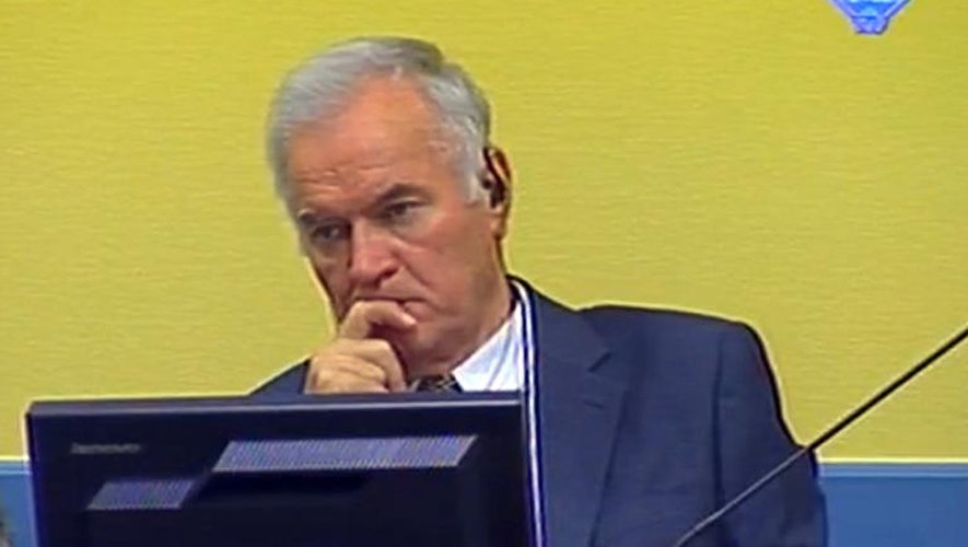 Capture d'écran de l'ex-chef des forces armées serbes Ratko Mladic le 9 juillet 2012 à la Haye