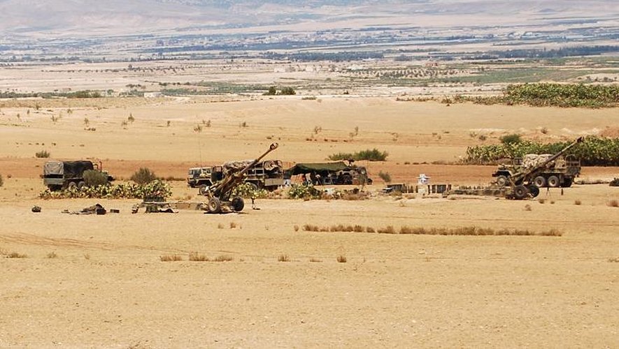 L'armée tunisienne est prête à intervenir depuis le mont Chaambi, près de la frontière algérienne, le 2 août 2013