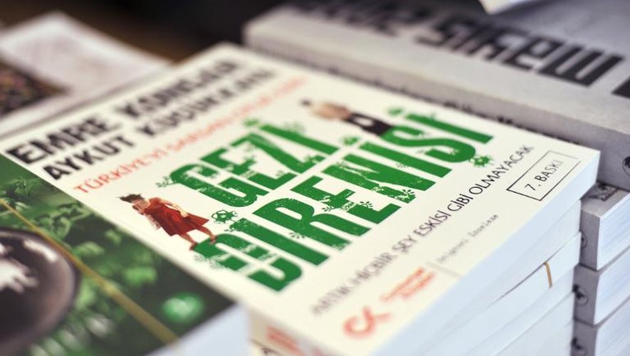 Un livre sur la révolte du parc Gezi est en vente dans une librairie d'Istanbul