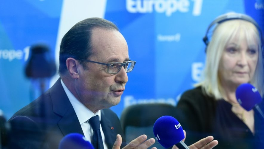 François Hollande lors de son intervention sur la radio Europe 1 le 17 mai 2016 à Paris