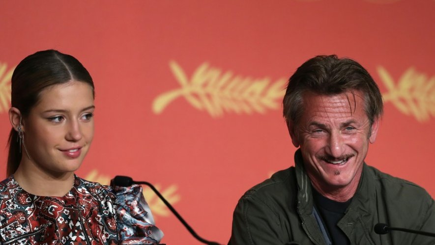 L'actrice Adele Exarchopoulos et le réalisateur Sean Penn le 20 mai 206 à Cannes pour la rpésentation du film "The Last Face"