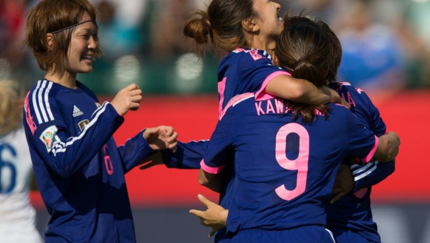 Joie des Japonaises qualifiées pour la finale du Mondial-2015 le 1er juillet 2015 à Edmonton au Canada