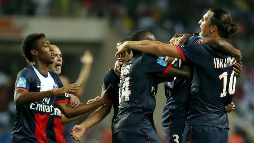 La joie des joueurs du PSG après l'égalisation d'Hervin Ongenda, lors du Trophée des Champions face à Bordeaux, le 3 août 2013 à Libreville