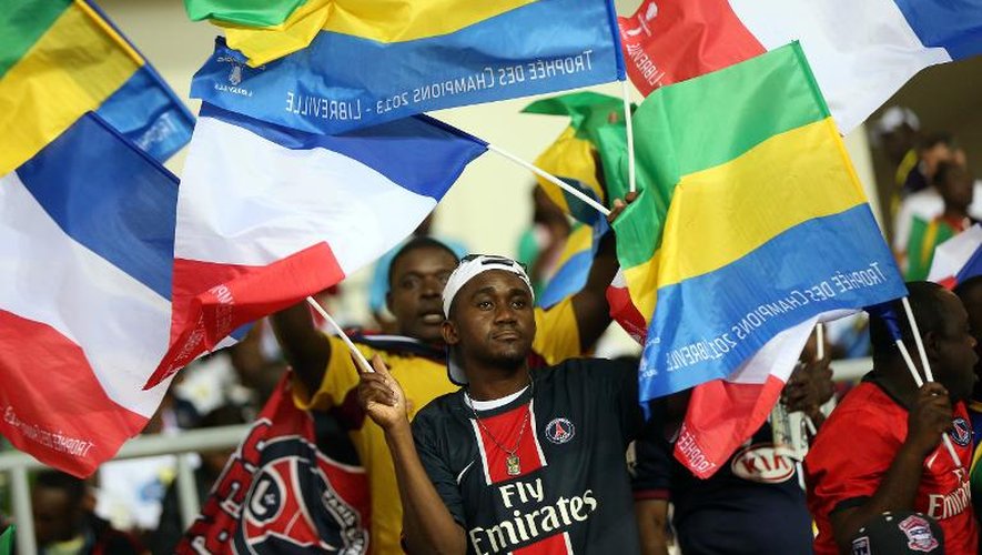 Des supporteurs gabonais du PSG lors du Trophée des champions à Libreville, le 3 août 2013