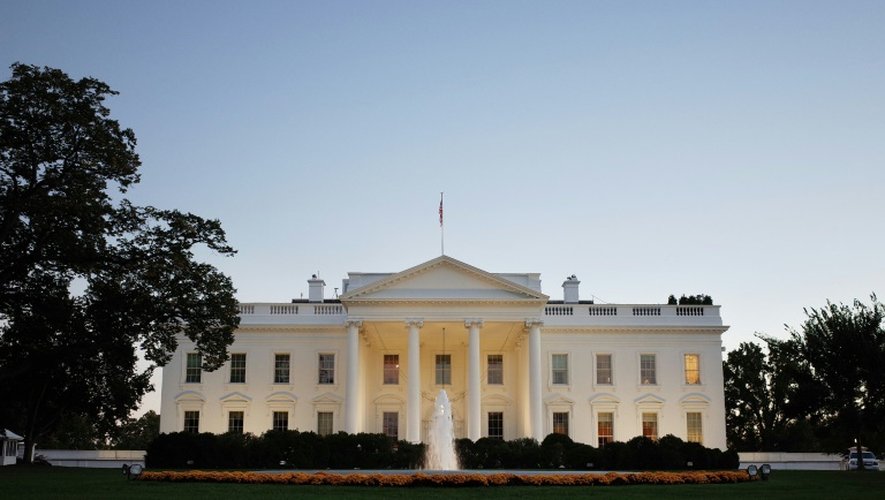 La Maison Blanche a été bouclée vendredi après que des coups de feu ont été tirés à proximité, a indiqué la police